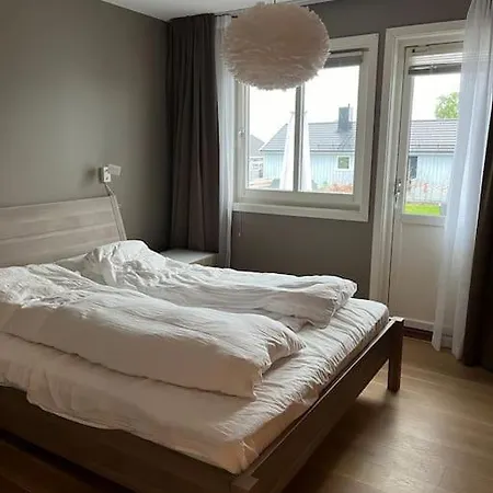 Spacious Modern In Close Proximity To Ons فيلة *
